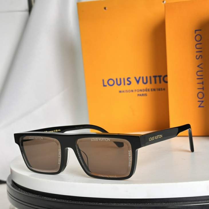 Picture of Louis Vuitton Sunglasses _SKUfw74907718fw